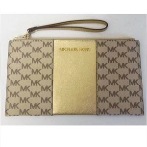 Michael kors wristlet